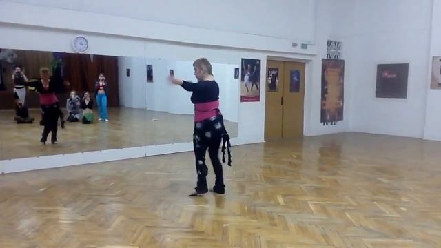 Урок по восточному танцу ( Соло Табла) для начинающих .Ольга Нур смотреть онлайн