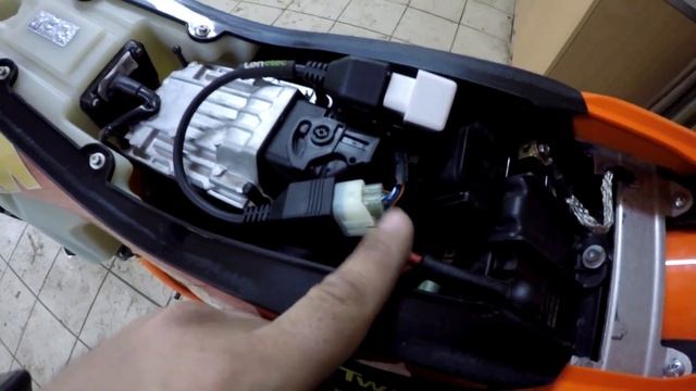 Тест Крышек Радиатора KTM-HUSQVARNA / Lonelec Adaptors смотреть онлайн