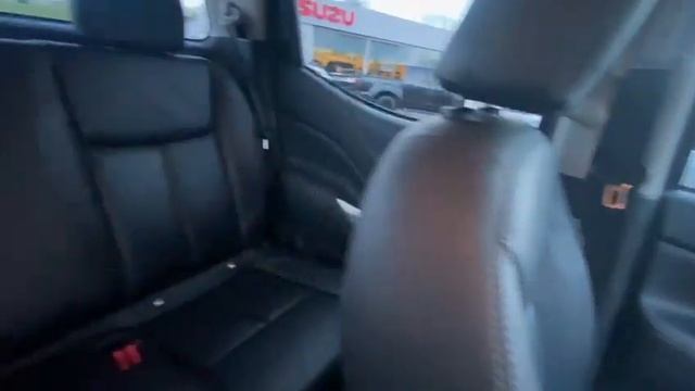 Nissan Navara 2.3 dCi Tekna Auto 4WD Euro 6 смотреть онлайн