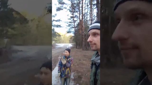 Неожиданный помощник в сборе мусора. Парню 11 лет, всем бы такую осознанность. смотреть онлайн