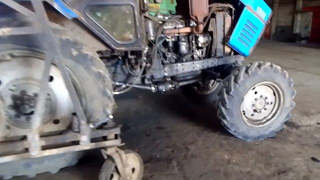 трактор став на ремонт... смотреть онлайн