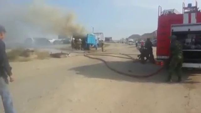 В Актау загорелся автомобиль марки ЗИЛ смотреть онлайн