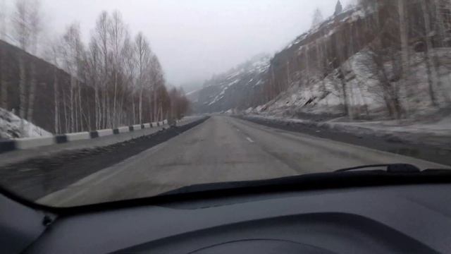 Туман на Осиновском перевале, участок автодороги г. Серебрянск - г. Усть-Каменогорск 25.03.2019 смотреть онлайн