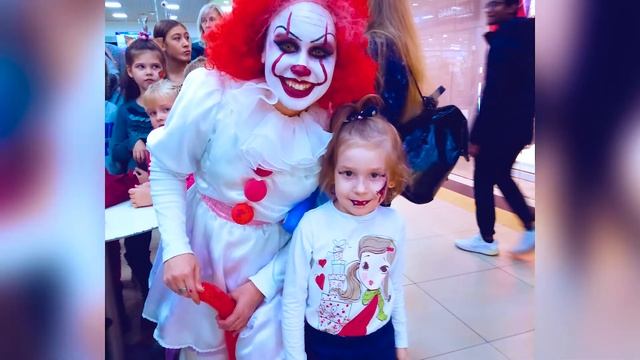 HALLOWEEN СУПЕР ПРАЗДНИК В ТОРГОВОМ ЦЕНТРЕ ХЭЛЛОУИН LISKA SHOW смотреть онлайн