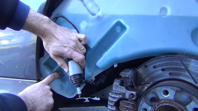 BMW 3 Series Windshield and Headlight Washer Pump DIY Pump Replacement смотреть онлайн