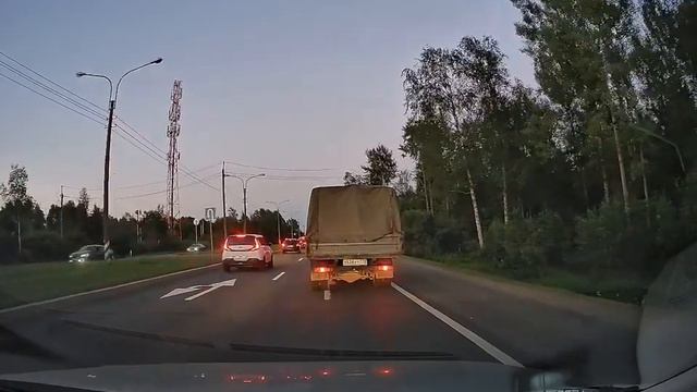 Пробки на шоссе - когда каждый Буратино сам себе враг смотреть онлайн