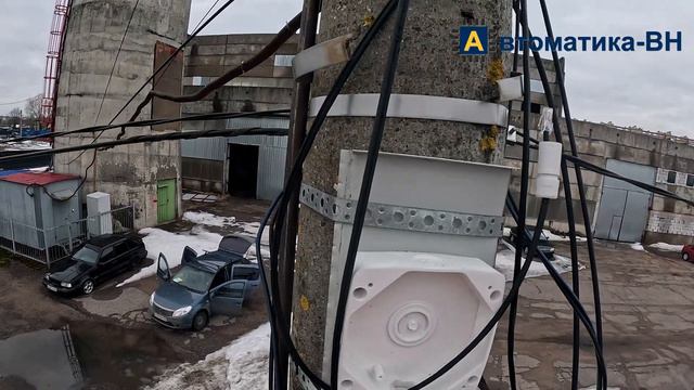 Высотные работы по установке видеокамеры глазами монтажника в 4К. смотреть онлайн