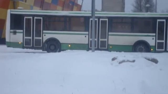 ЛиАЗ-5256(ул.Декабристов Бестужевых) г.Кириши смотреть онлайн