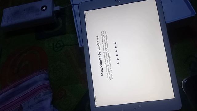 Unboxing iPad 5th gen (2017) Wifi+Cell Second and set up смотреть онлайн