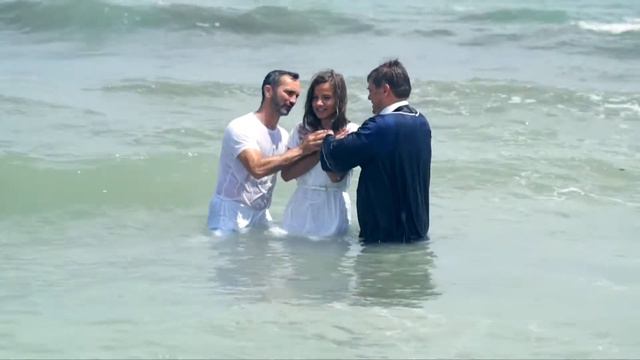 Водное Крещение церкви Валенсия смотреть онлайн