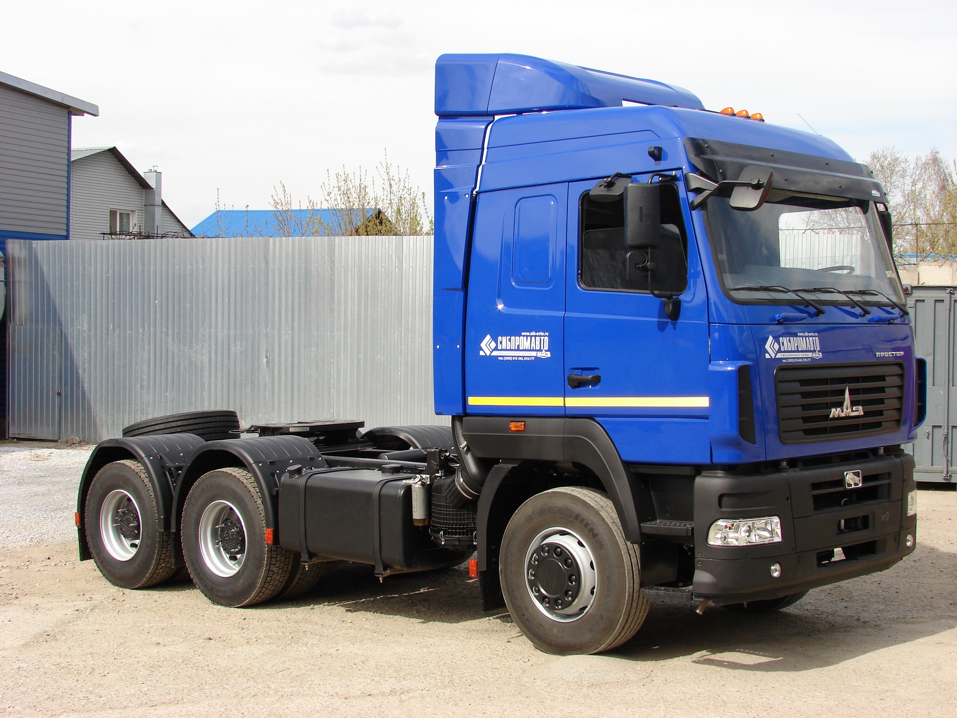 Седельный тягач МАЗ 6430Е8 520 012 (6х4, Мерседес OM457LA, 428л.с.,КПП-ZF16S2520TO, ССУ-1380мм, 23т) смотреть онлайн