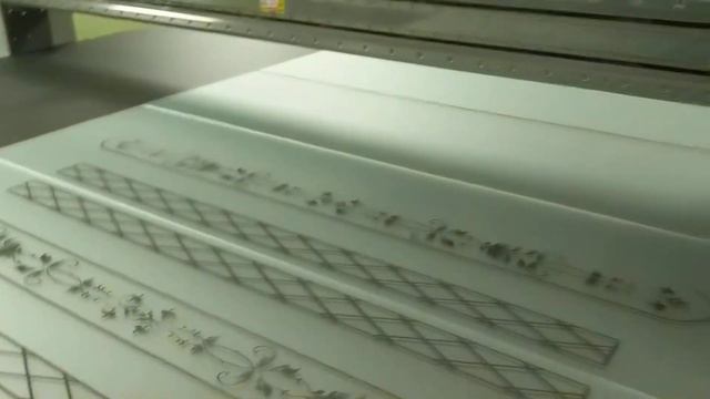 УФ принтер Uvip 3020 PRO. Печать по стеклу (UV printer Uvip 3020 PRO. Printing on glass) | 3t Group смотреть онлайн