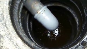 Выгребная яма из покрышек, септик без откачки с переливом, своими руками .