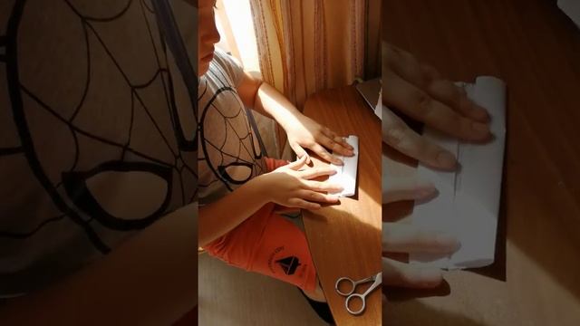 Делаю из бумаги. Щит. Часть 2. смотреть онлайн