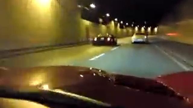 Geiger Ford GT 1000 drive i a Tunnel with a Dodge Viper смотреть онлайн