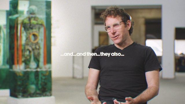 Artist Dustin Yellin's Giant Sculpture for Nouns DAO смотреть онлайн