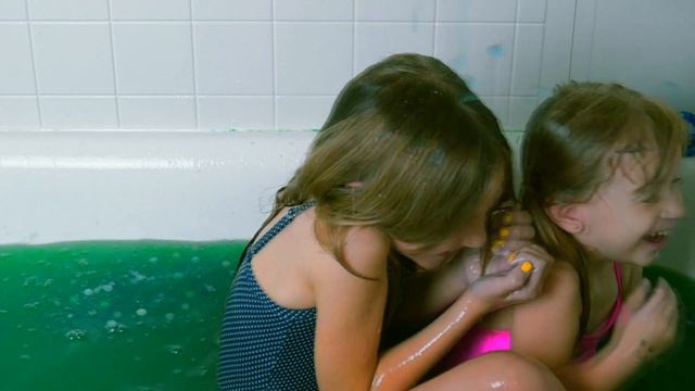 SQUISHY GREEN SLIME BAFF TOY CHALLENGE WITH ORBEEZ AND SHOPKINS! GOOEY BATH SLIME REVIEW BY PLP TV смотреть онлайн