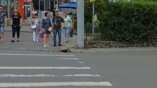 ТАГАНРОГ. ПРИЕХАЛИ В МАГАЗИН "БИЛАЙН" ЗА ЧЕХЛОМ ДЛЯ ТЕЛЕФОНА, НО МАГАЗИН БЫЛ ЗАКРЫТ... смотреть онлайн