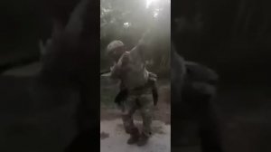 Танцуют военные??