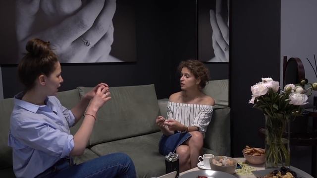 КАК ЦЕНИТЬ СЕБЯ И НЕ СДАВАТЬСЯ — ИНТЕРВЬЮ С ВАЛЕРИЕЙ ГУЗЕМОЙ смотреть онлайн