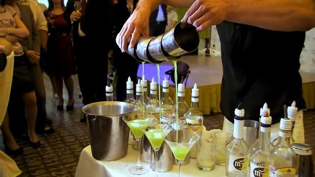 АВИЛОН Mercedes-Benz на открытие летней веранды ресторана "Цифры" смотреть онлайн