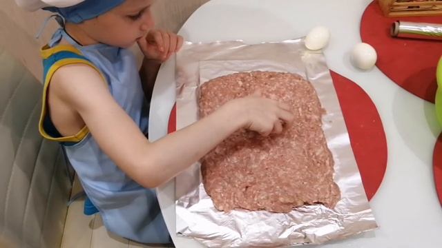 Рулет на праздничный стол!МЯСНОЙ РУЛЕТ ИЗ ФАРША С ЯЙЦОМ В ДУХОВКЕ! смотреть онлайн