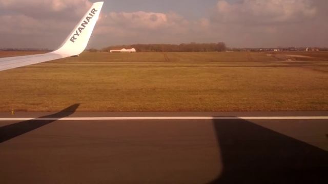 Ryanair B737-8 Approach and landing to Beauvais-Tillé (BVA) - 21/02/2013 смотреть онлайн