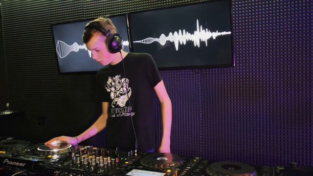Ufa Dj School / Выпускной микс, Сэм, 15 лет. смотреть онлайн