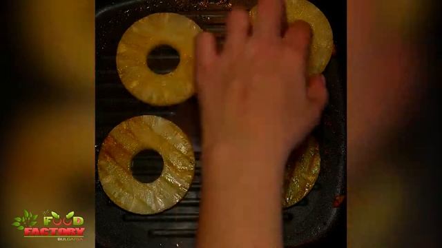 ПИЛЕШКО ФИЛЕ С АНАНАС И СОС ОТ СИРЕНА смотреть онлайн