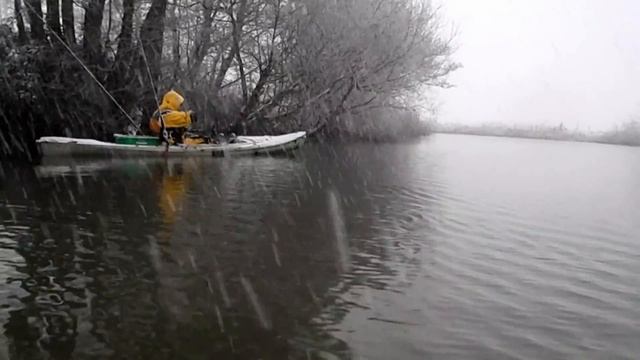 Kayak Fishing: Ice Piking смотреть онлайн