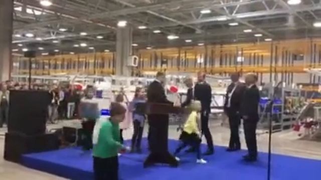 Урочистий момент запуску. Завод LEONI смотреть онлайн