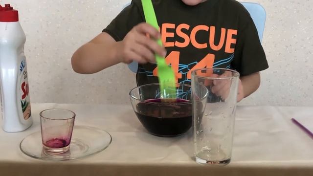 Удивительный эксперимент с мыльными пузырями для детей! смотреть онлайн