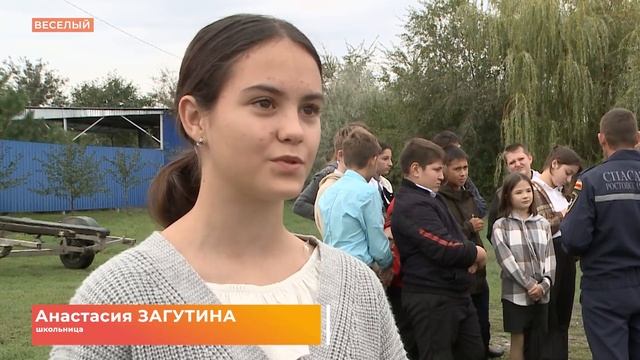 Как надевать костюмы водолаза и как спасти тонущего человека, рассказали школьникам поселка Веселог смотреть онлайн