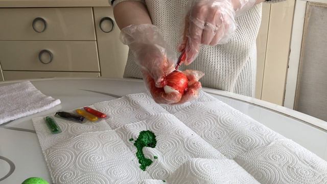 КРАСИМ ЯЙЦА НА ПАСХУ | Самый простой и красивый способ смотреть онлайн