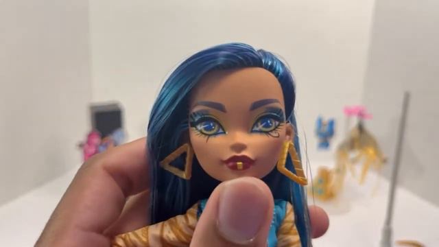 WAIT IS HER HAIR POLY?????| Monster High G3 Cleo De Nail Review смотреть онлайн
