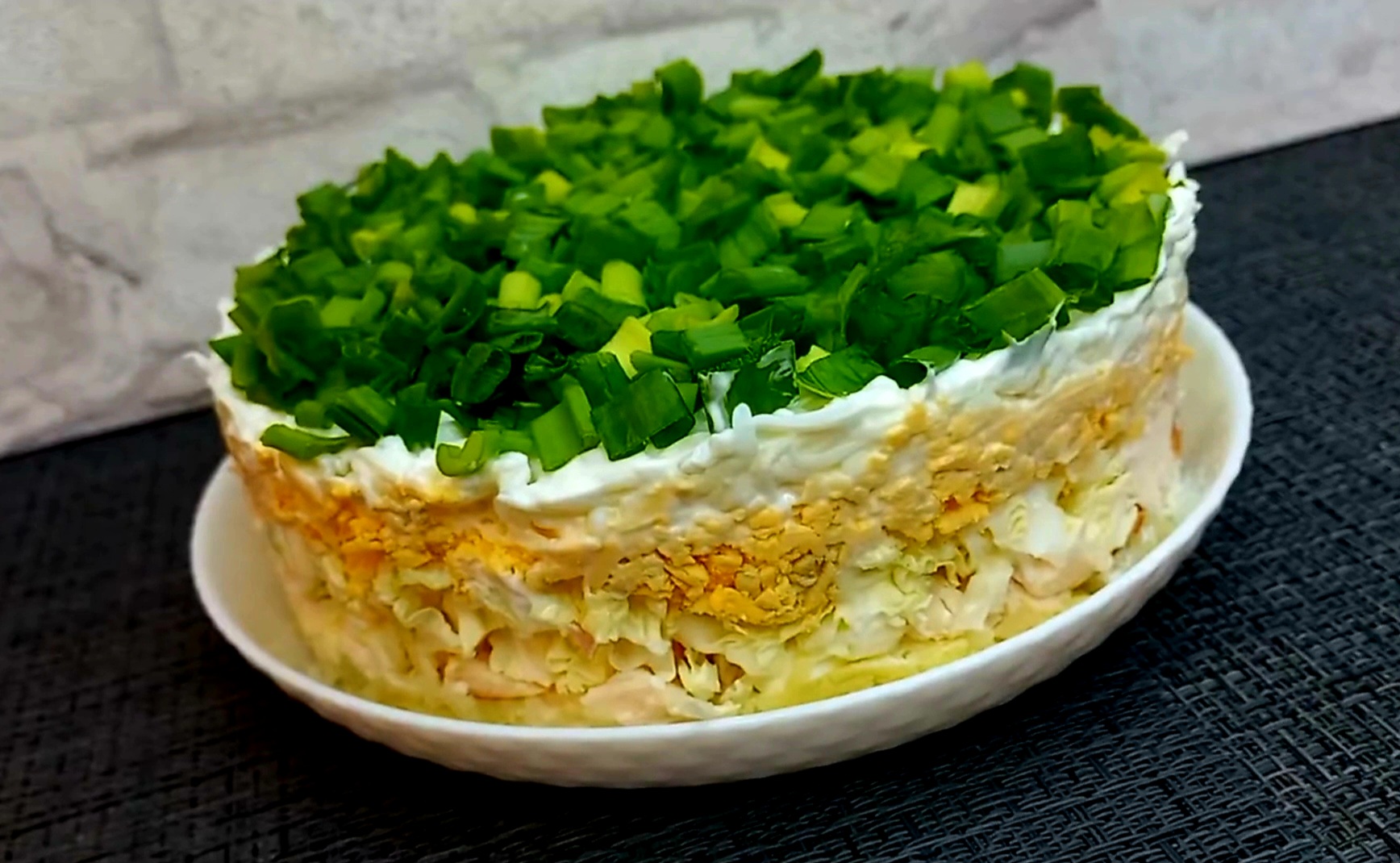 Салат с копченой куриной грудкой слоеный смотреть онлайн