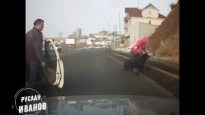 Нападения собак на людей  #6  Жесткие кадры из жизни