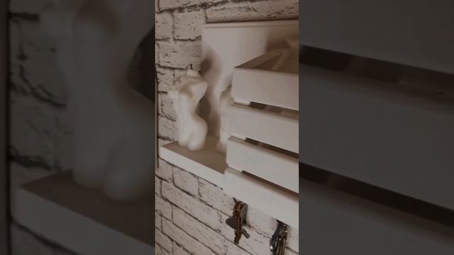 Ключница из дерева, на стену в прихожую, для ключей и духов? смотреть онлайн