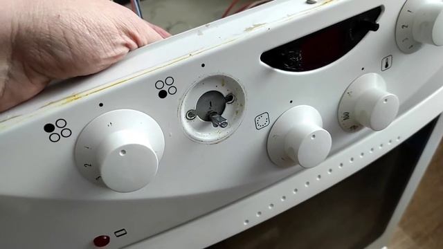 Ремонт электроплиты, основные неисправности, замена нагревательных элементов, комфорок. смотреть онлайн