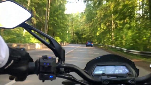 Поездка по городу на Dominar 400