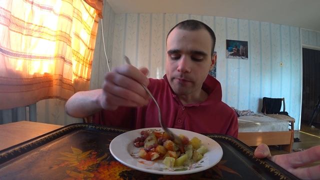 МУКБАН КАРТОШКА КЕТЧУП и ФАСОЛЬ/ ОБЖОР Еда на камеру/ УЖИН смотреть онлайн