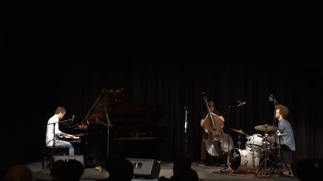 Nikolaj Svaneborg Trio смотреть онлайн
