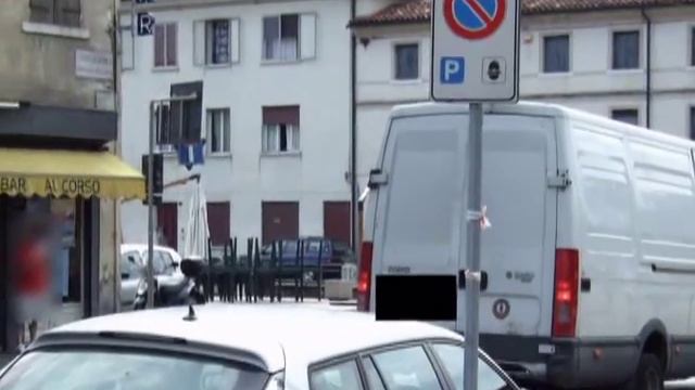 Castelfranco Veneto - i parcheggi смотреть онлайн