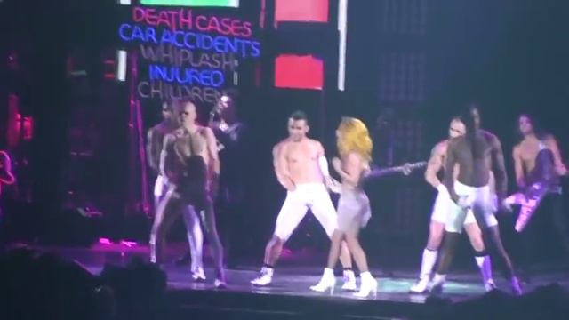 [10/31*] Lady Gaga - Boys, Boys, Boys (live) @ The Monster Ball, Madison Square Garden, NYC, 2/21/1 смотреть онлайн