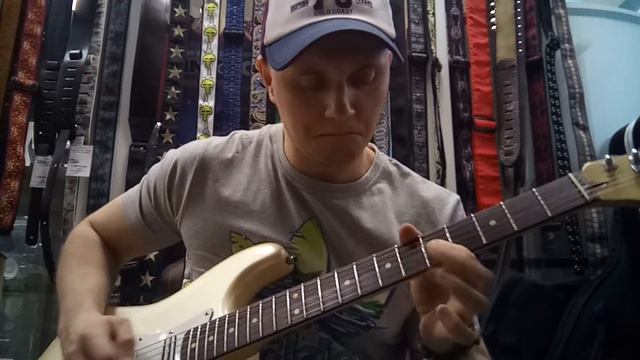 Fender stratocaster "Music Trade" смотреть онлайн