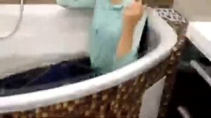 016 Bathing in clothes (купание в одежде)