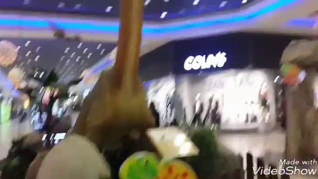 Динозавры большие и Коля)))