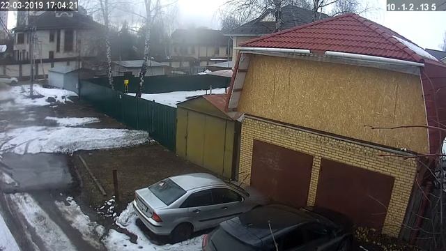 Треснуло стекло в машине. Камера 1 смотреть онлайн