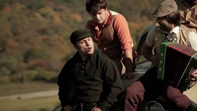 Едим в соседнее село на дискотеку смотреть онлайн