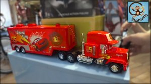 Про машинки, игрушки, мультик тачки, звёздные войны и Hot Wheels. Магазин игрушек в Бангкоке.